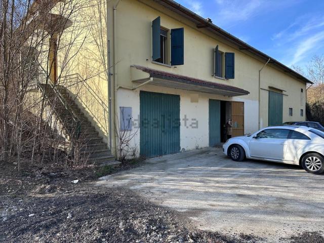 Capannone in vendita a Nuovo Circondario Imolese, Borgo Tossignano