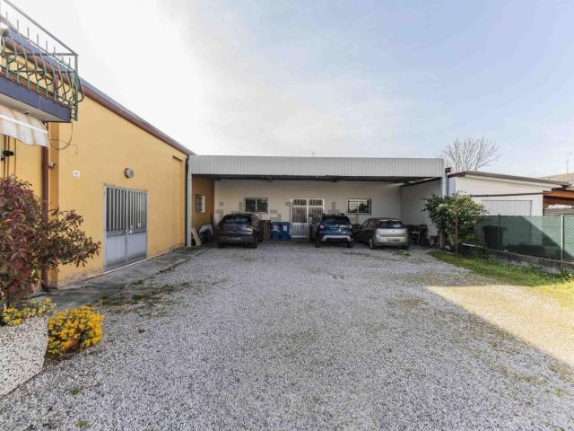 Capannone in vendita a Unione Alto Ferrarese, Poggio Renatico