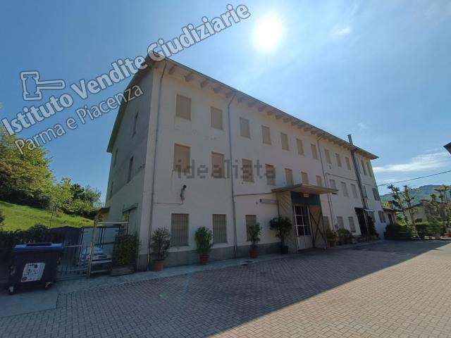 Capannone in vendita a Langhirano, Reggio Emilia