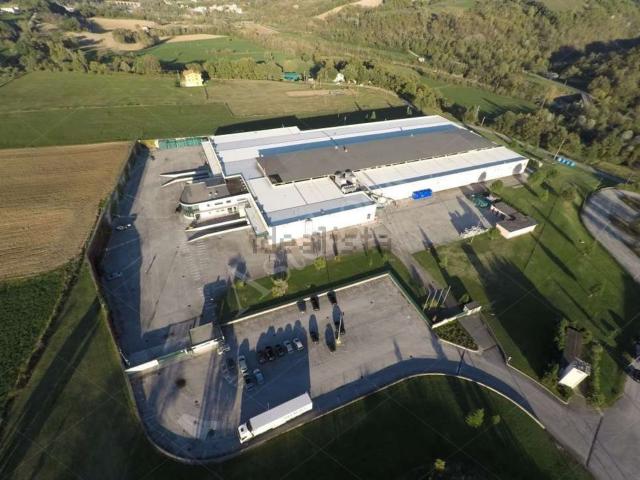 Capannone in vendita a Colledara, Abruzzo