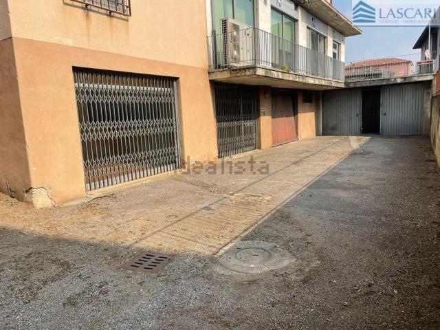 Capannone in vendita a Sorisole, Bergamo