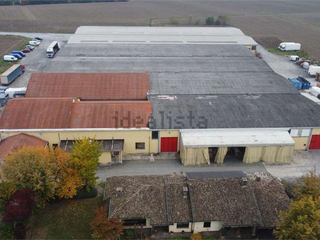 Capannone in vendita a Soragna, Reggio Emilia