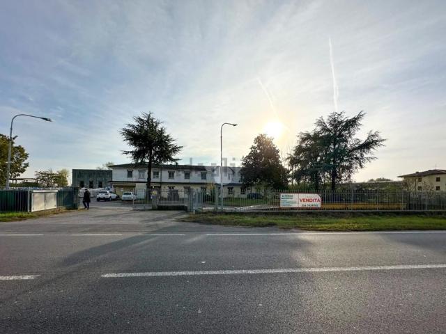 Capannone in vendita a Cremona, Lombardia