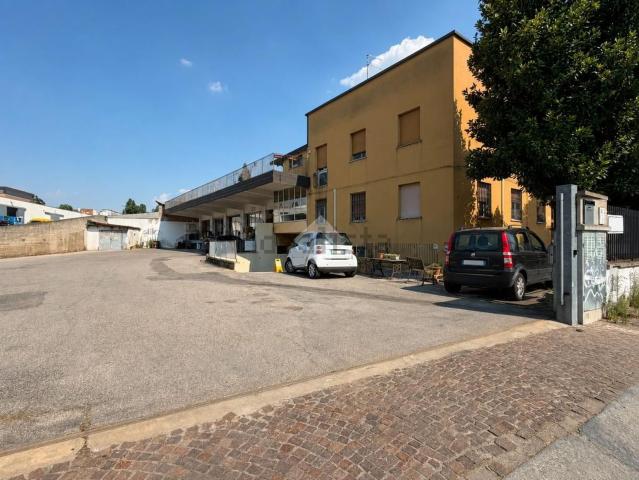Capannone in vendita a Quartiere Navile, Bologna
