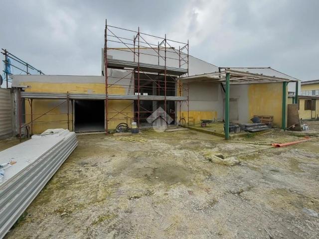 Capannone in vendita a Mediglia, Lombardia