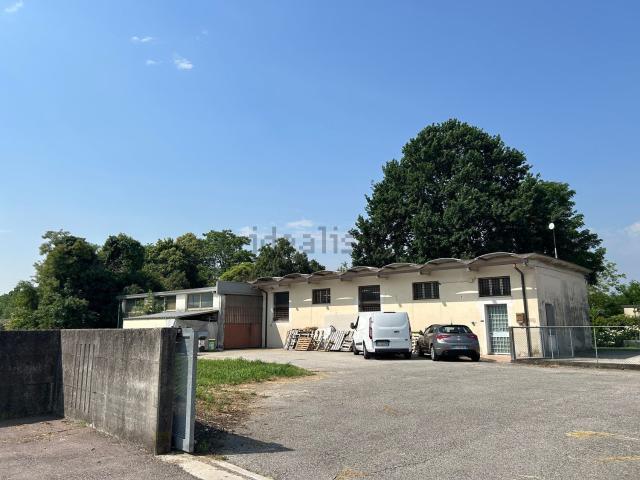 Capannone in vendita a Rosà, Veneto