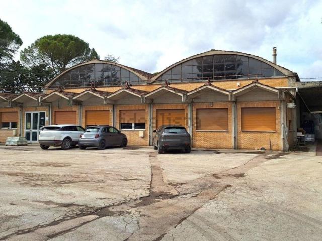 Capannone in vendita a Gubbio, Umbria
