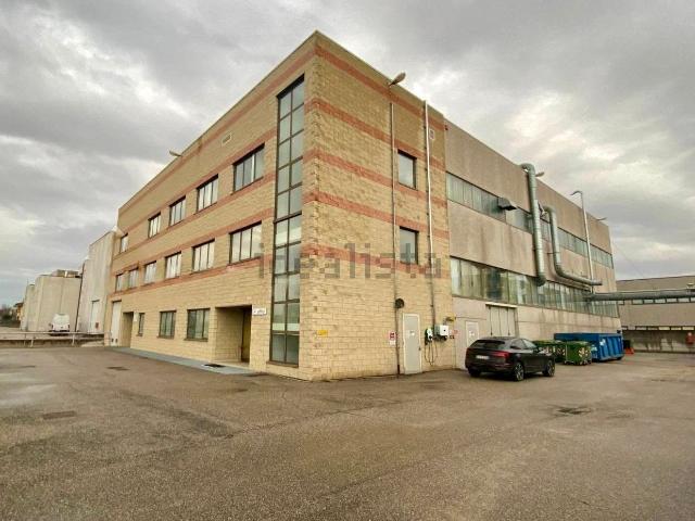 Capannone in vendita a Zona Artigianale Foroni, Valeggio Sul Mincio