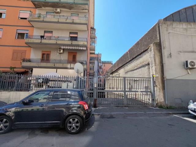 Capannone in vendita a Monte Po-Nesima-San Leone-Rapisardi, Catania