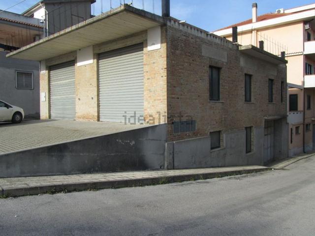 Capannone in vendita a Guglionesi, Molise