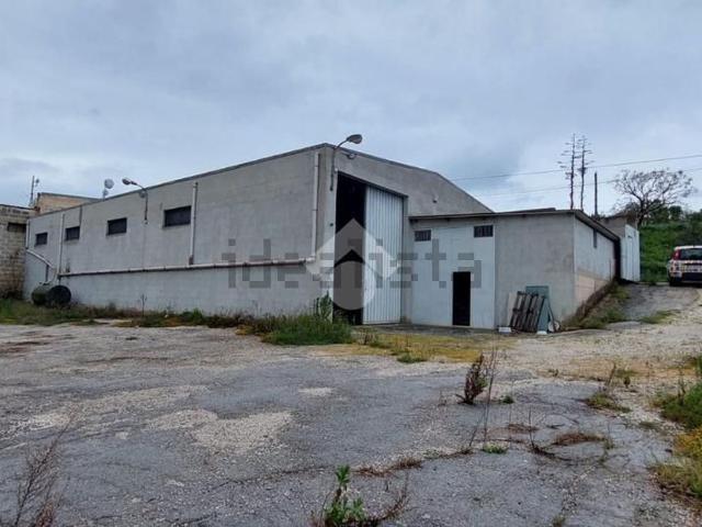 Capannone in vendita a Alcamo, Trapani