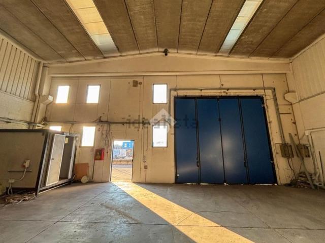Capannone in vendita a Bellusco, Monza e della Brianza