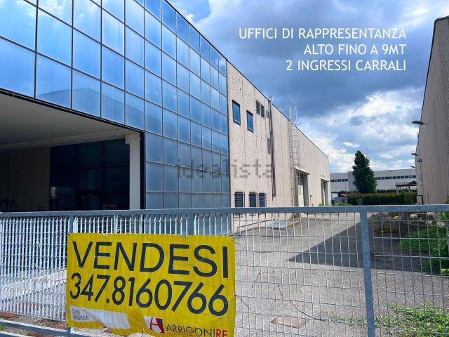 Capannone in vendita a Pognano, Lombardia