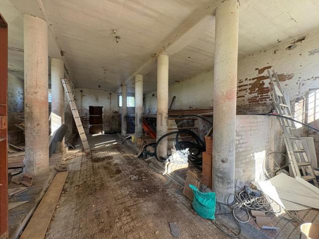Capannone in vendita a Nuovo Circondario Imolese, Castel San Pietro Terme