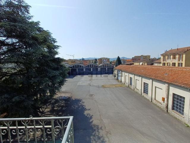 Capannone in vendita a Rione Ponte Vecchio, Voghera