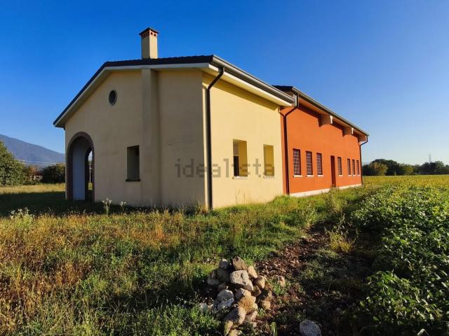 Capannone in vendita a Marano Vicentino, Veneto