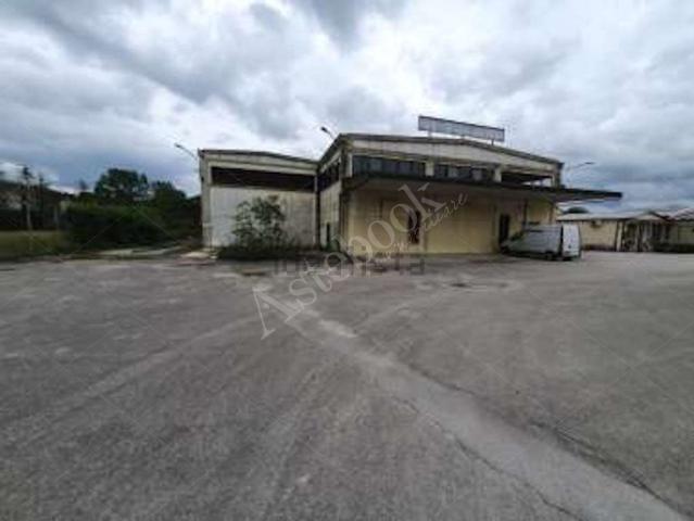 Capannone in vendita a Ceccano, Lazio