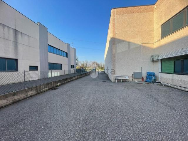 Capannone in vendita a Soliera, Modena