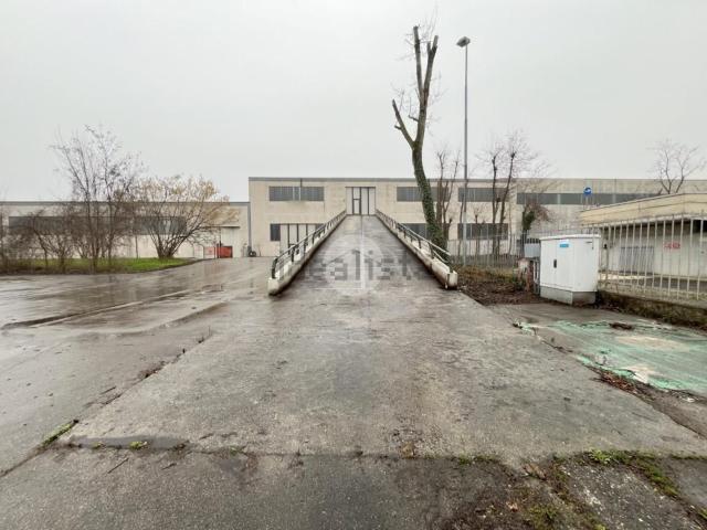 Capannone in vendita a Cellatica, Lombardia