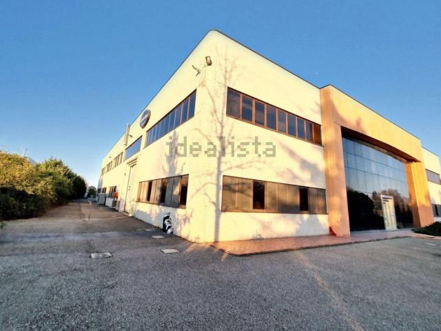 Capannone in vendita a Nuovo Circondario Imolese, Castel Guelfo Di Bologna