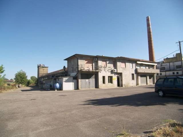 Capannone in vendita a Torrita, Toscana