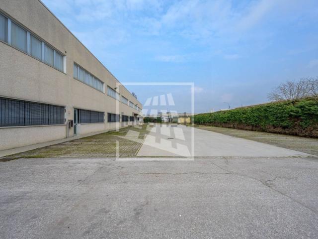 Capannone in vendita a Bassa Reggiana, Re