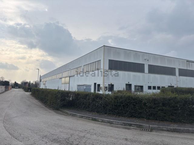 Capannone in vendita a Istrana, Treviso