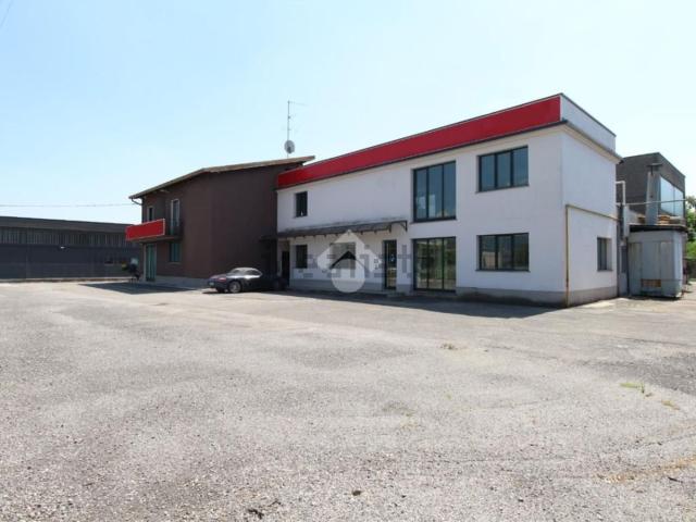 Capannone in vendita a Albano Sant'alessandro, Lombardia