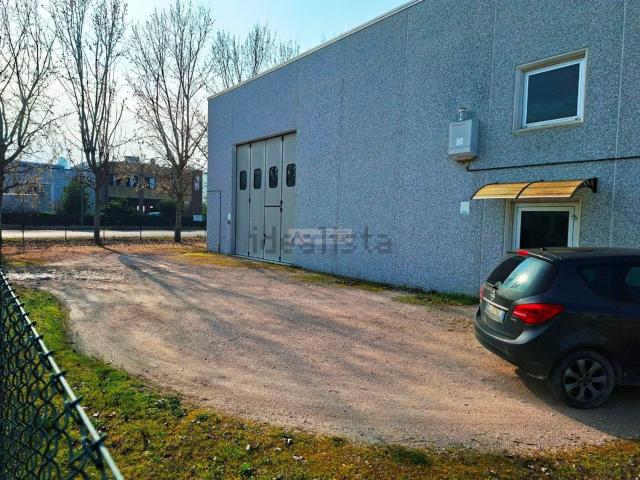 Capannone in vendita a Marche, Fermo