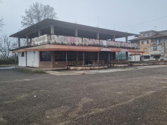Capannone in vendita a Aquino, Lazio