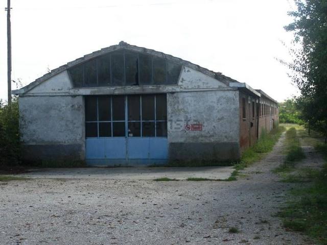 Capannone in vendita a Torrita, Toscana