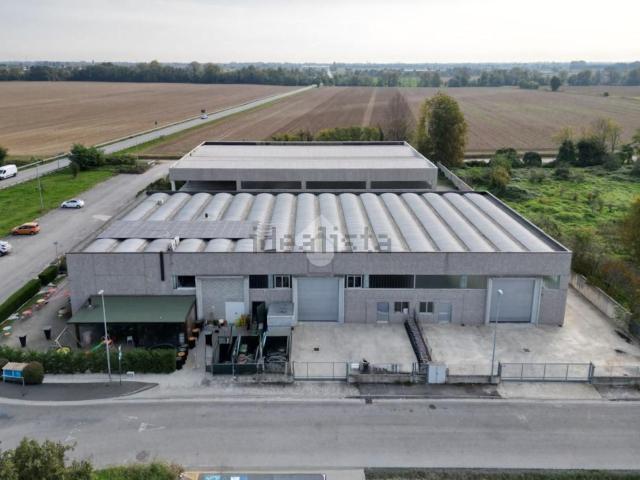 Capannone in vendita a Borgo San Giacomo, Lombardia