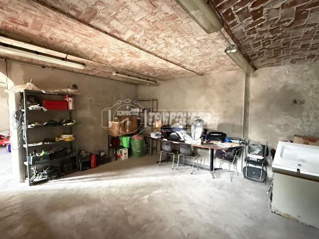 Capannone in vendita a Borgo Torretta, Asti