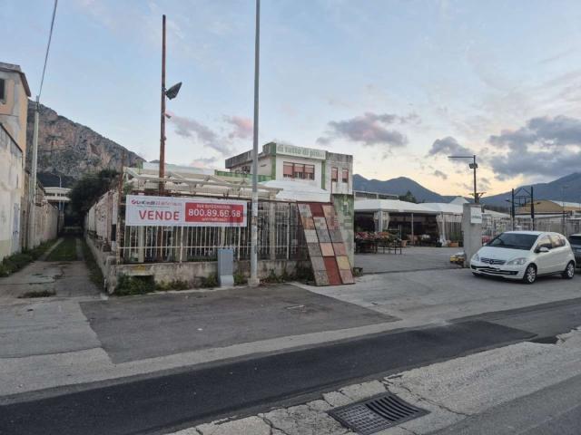 Capannone in vendita a Carini, Sicilia
