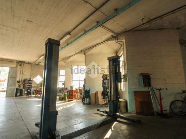 Capannone in vendita a Stezzano, Bergamo