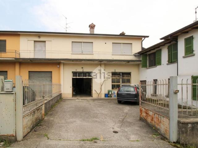 Capannone in vendita a Sant'Anna, Rovato