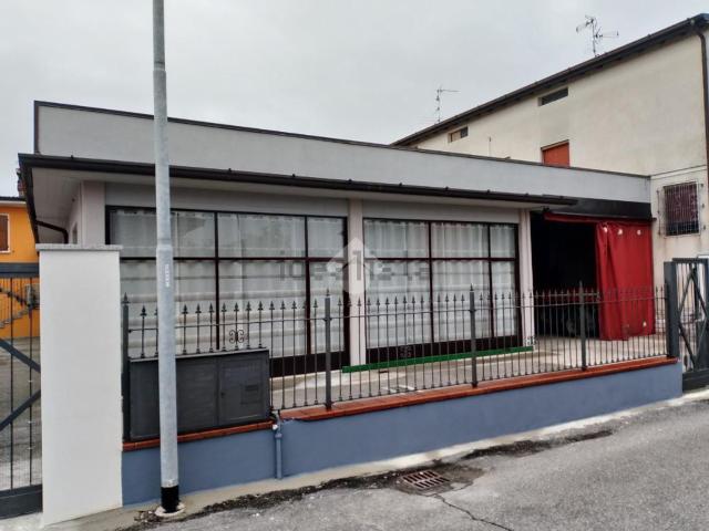 Capannone in vendita a Mairano, Lombardia