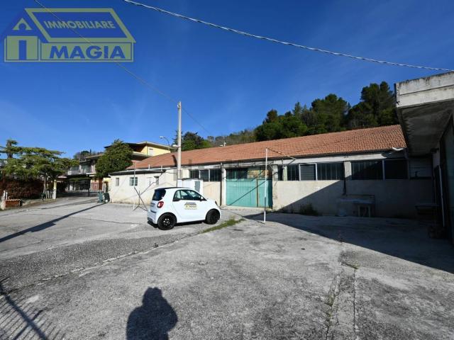 Capannone in vendita a Marche, Ascoli Piceno