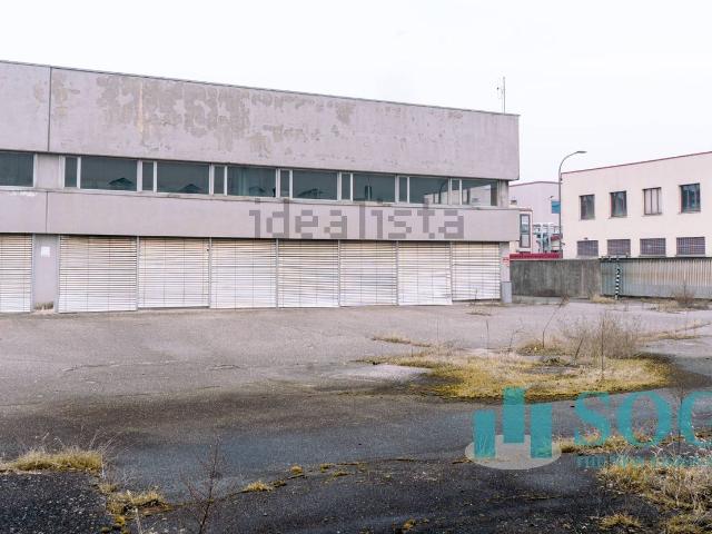 Capannone in vendita a Cernusco Sul Naviglio, Lombardia