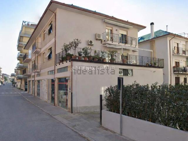 Capannone in vendita a Sant'Antonio, Marche