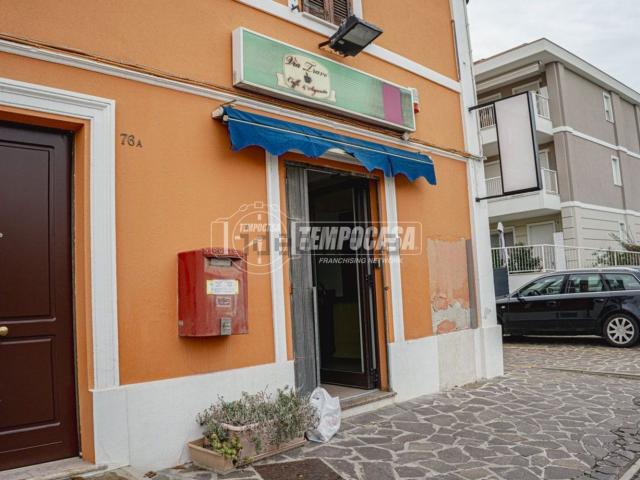 Capannone in vendita a Trave, Marche