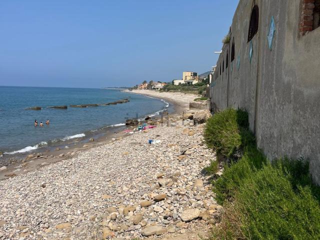 Capannone in vendita a Santo Stefano Di Camastra, Sicilia