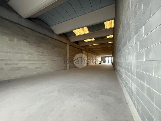 Capannone in vendita a Palosco, Bergamo