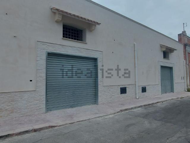 Capannone in vendita a Puglia, Taranto