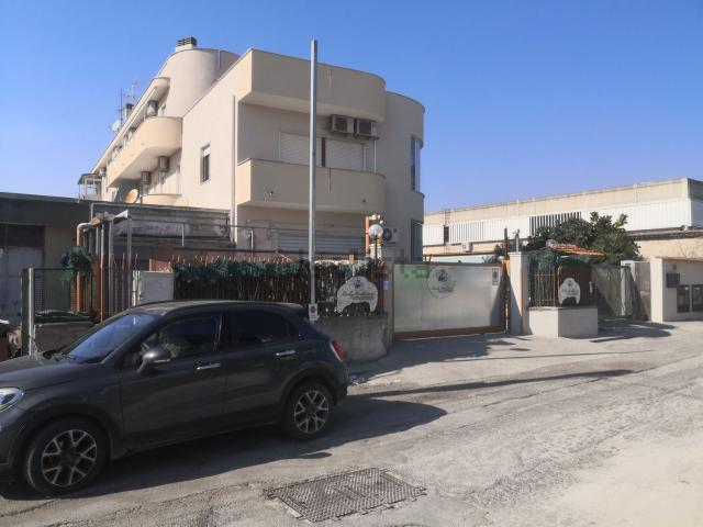 Capannone in vendita a Salerno, Campania