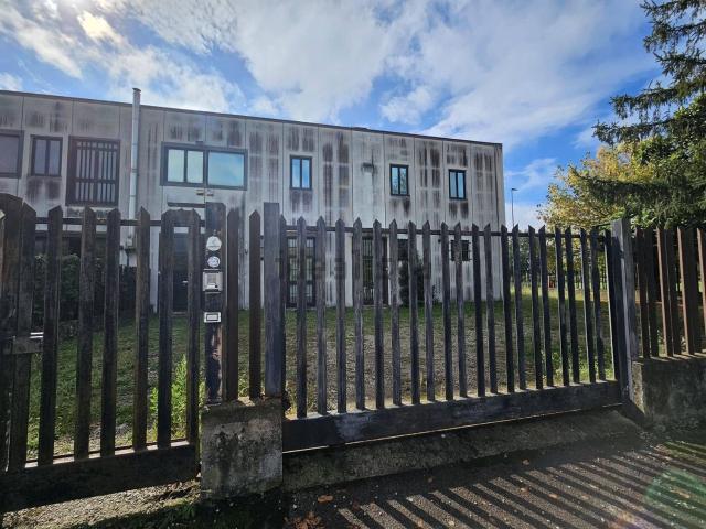 Capannone in vendita a Palazzo Del Pero, Toscana