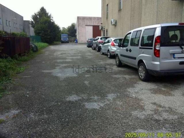 Capannone in vendita a Lanzago, Silea
