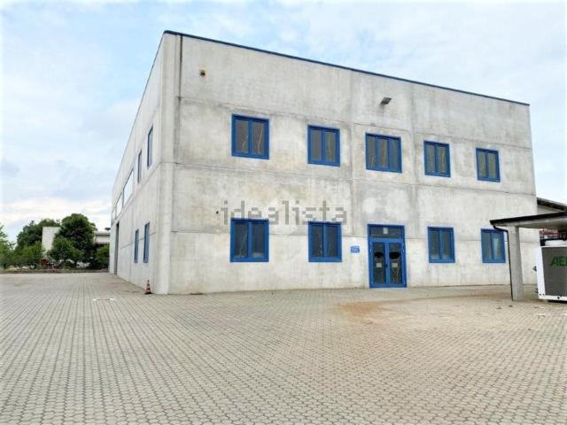 Capannone in vendita a Quartiere G3, Novi Ligure