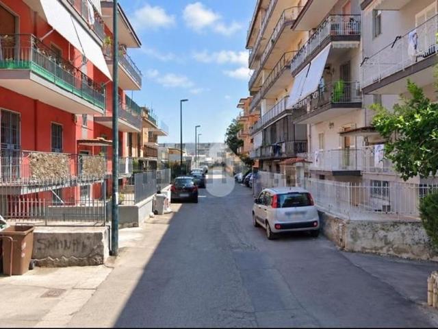 Capannone in vendita a Pianura, Napoli