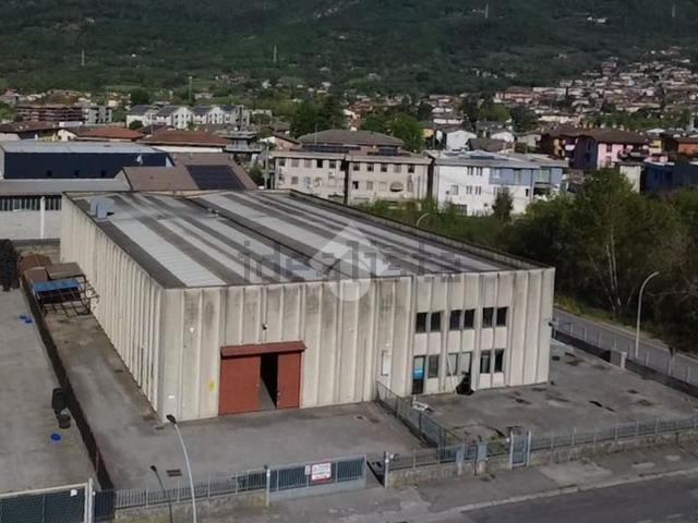 Capannone in vendita a Villaggio Marcolini, Botticino